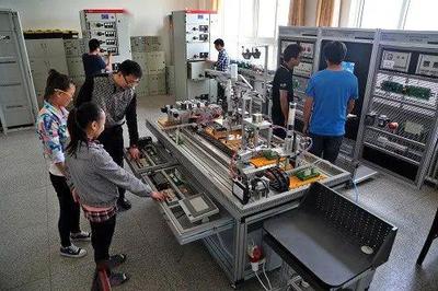 “兰”图绘就，“职”等你来 | 机电工程系与汽车工程与交通运输系，共筑电气安装服务新未来